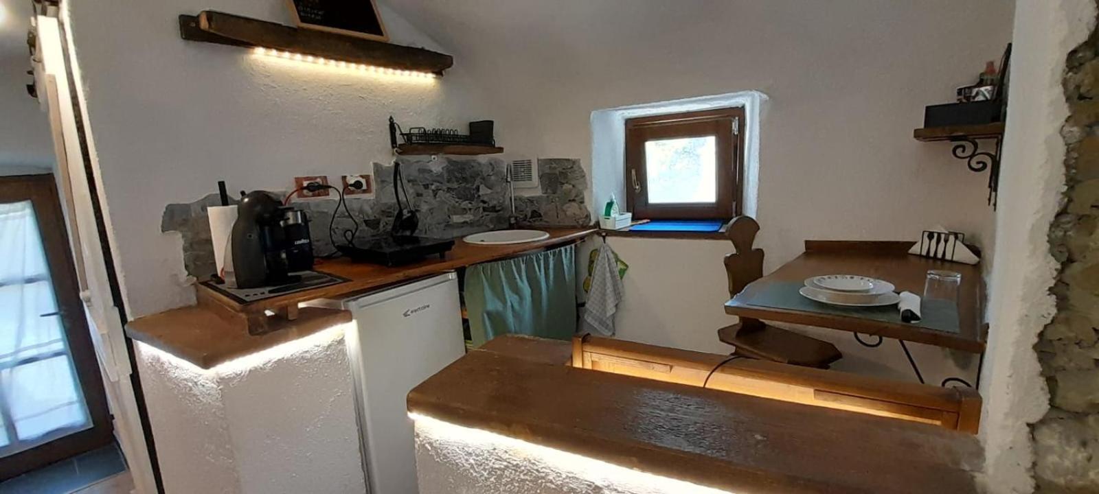 B&B 8A Castelbianco Colletta Exterior foto